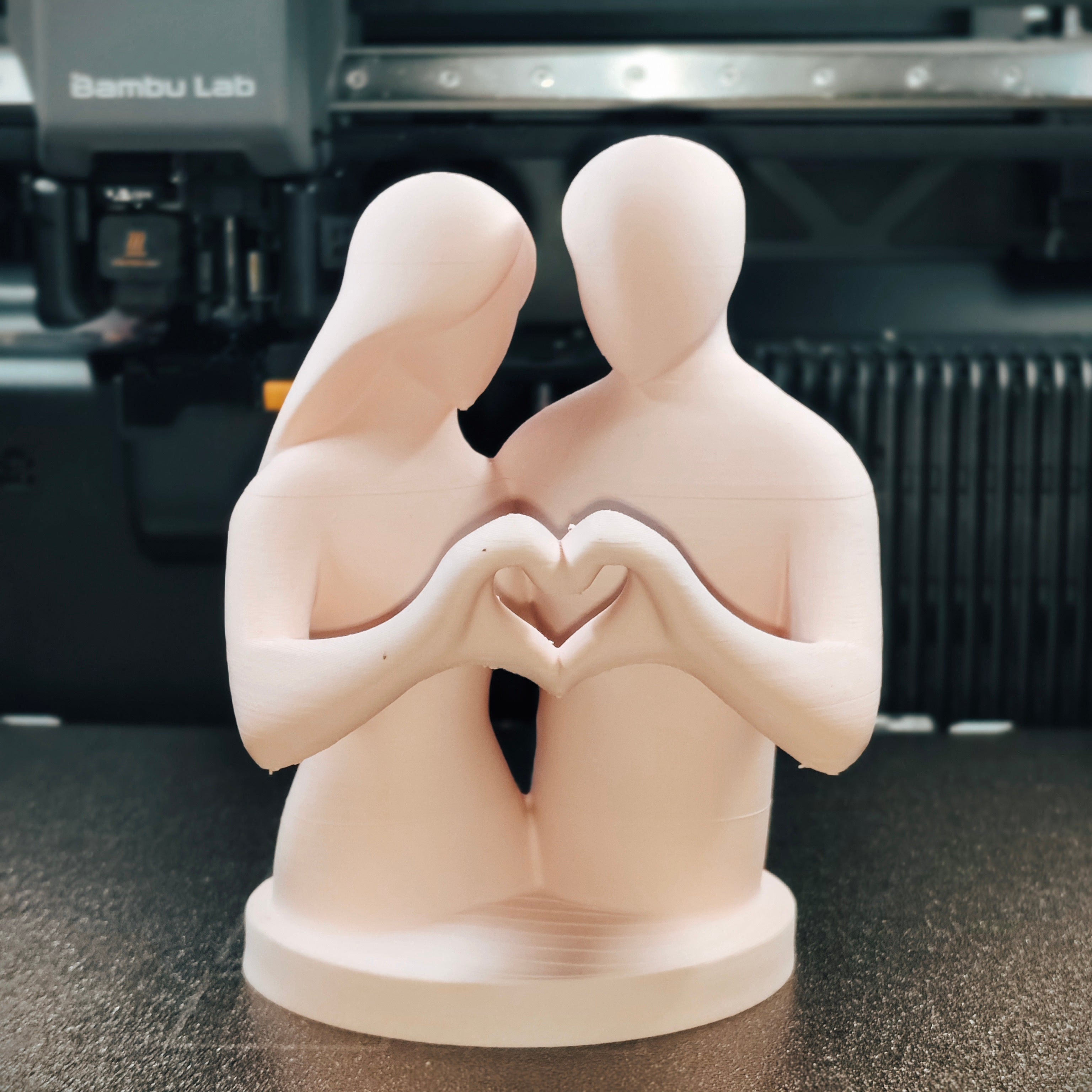 Love Gesture Couple Statue