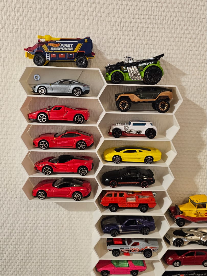 Hot Wheels shelf for 10 Cars