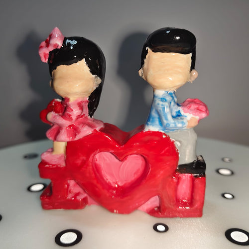 Couples statue