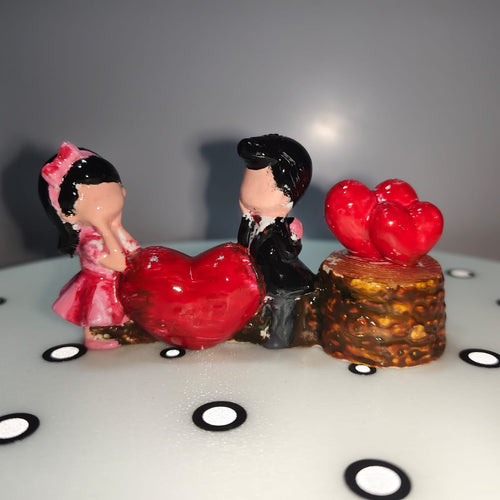 Couples statue
