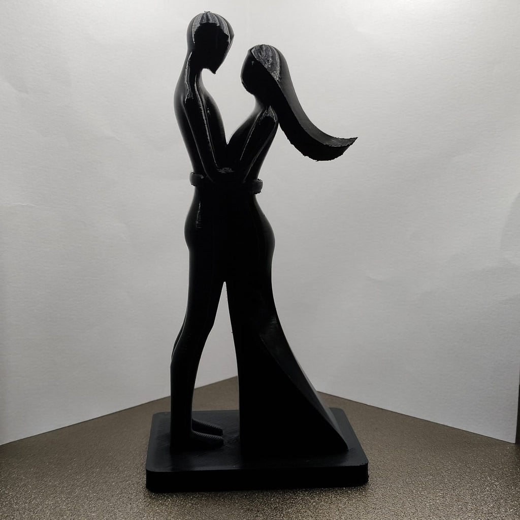 Cute valentines statue