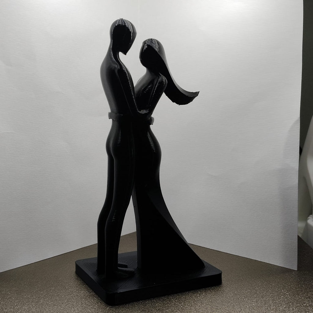 Cute valentines statue