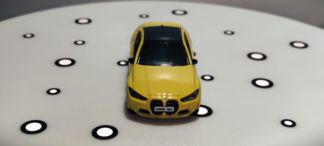 CCA BMW M4 1:64 with keyholder