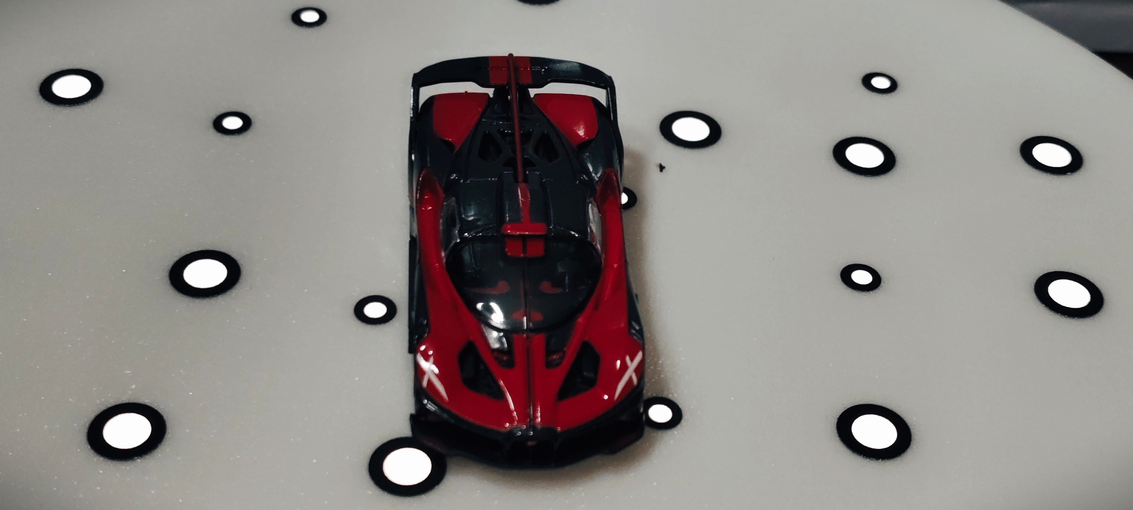 Burago BUGATTI BOLIDE 1:64 with keyholder