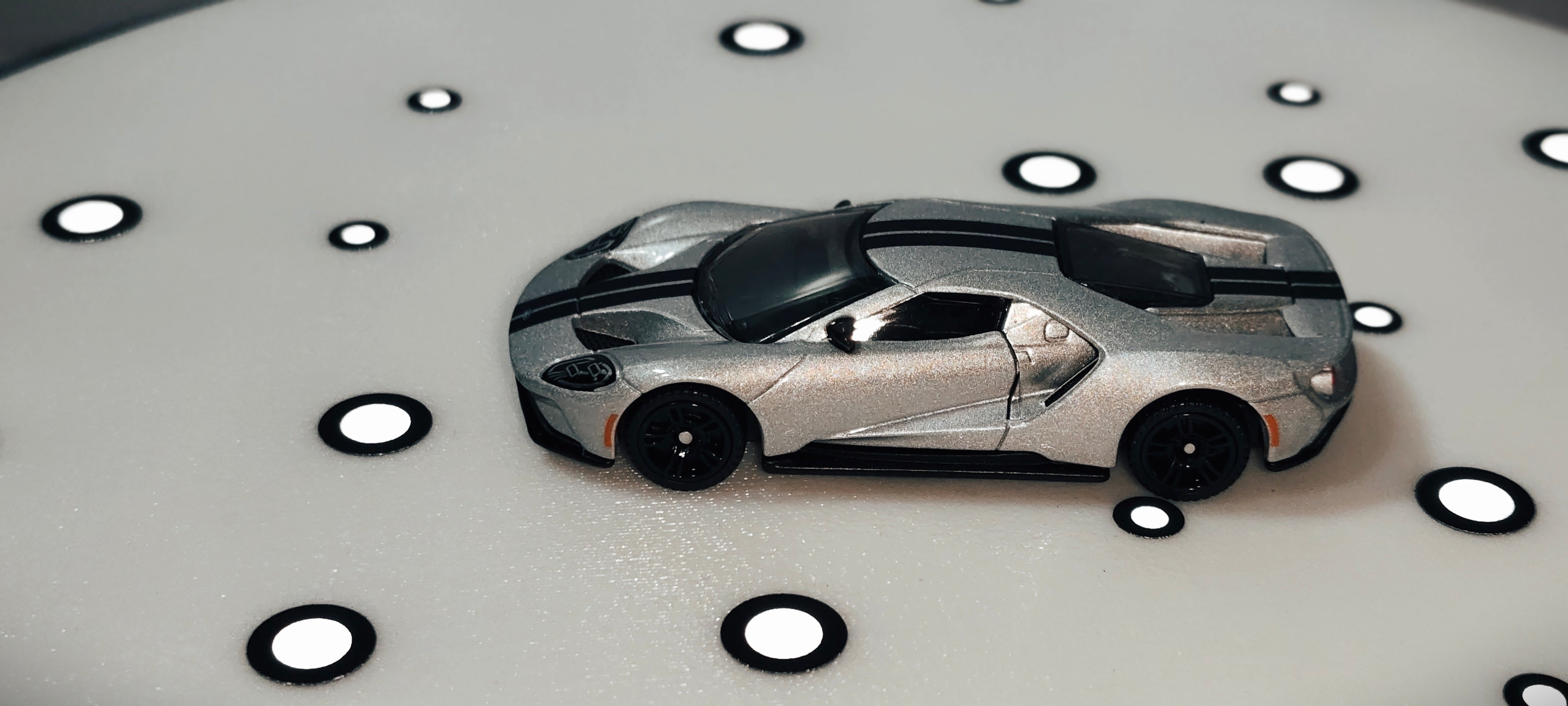 CCA 2017 FORD GT 1:64 with keyholder