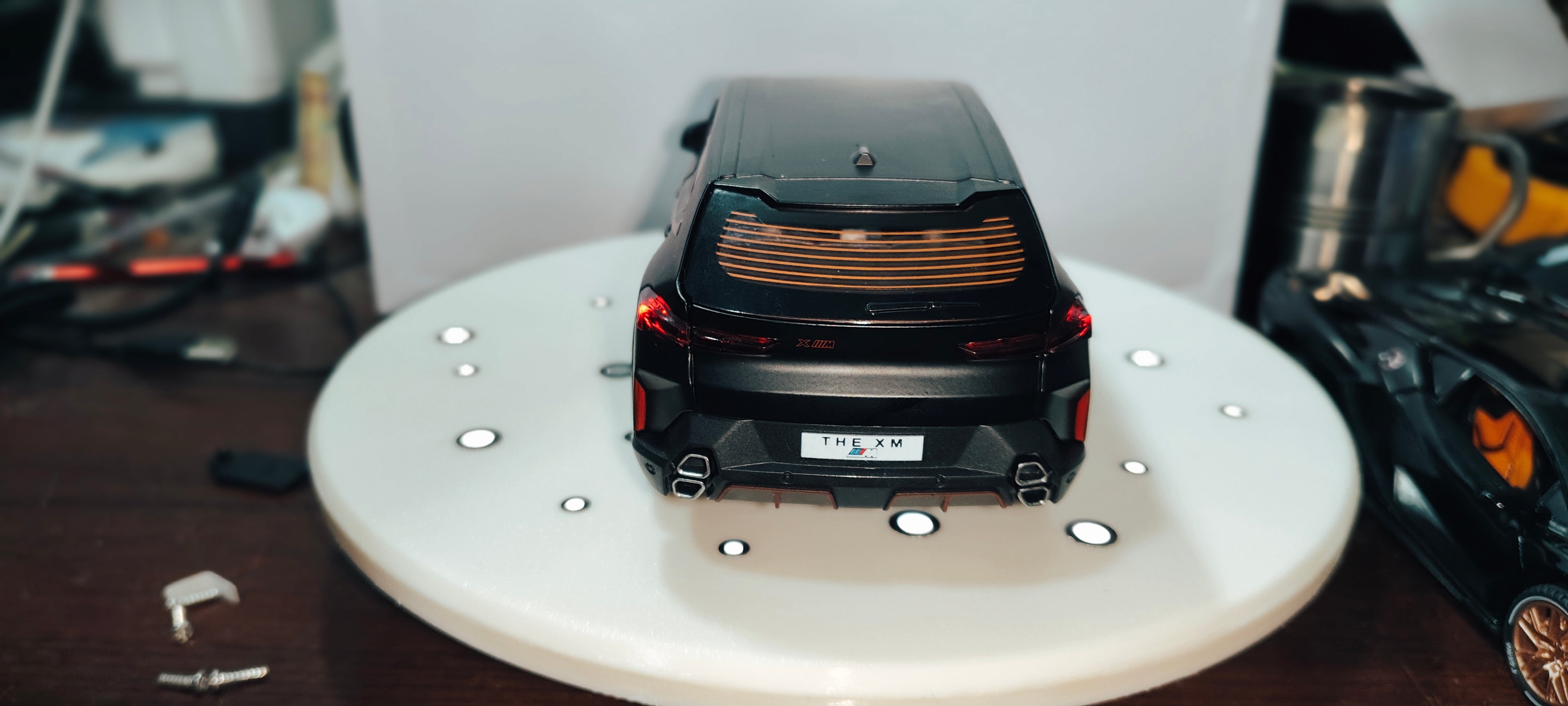 BMW XM 1:24  DIECAST CAR