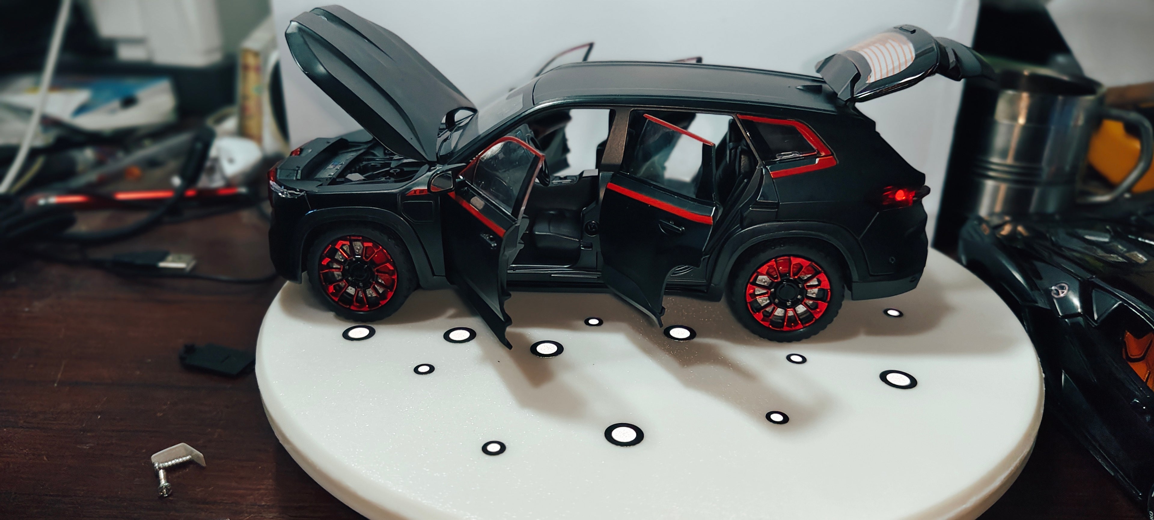 BMW XM 1:24  DIECAST CAR