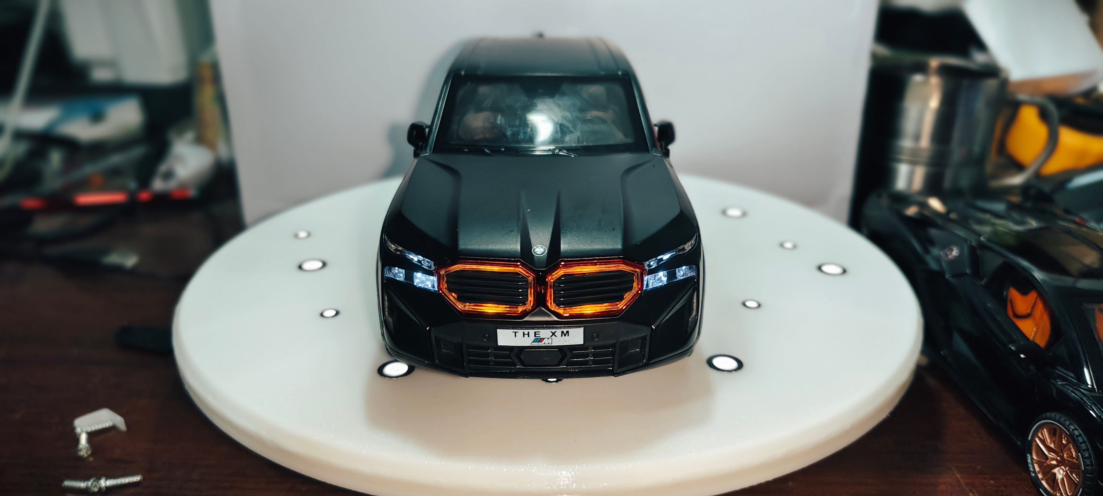 BMW XM 1:24  DIECAST CAR